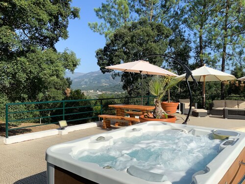 Upea maaseudun sijainti tarjoaa rauhallisen rentoutumisen