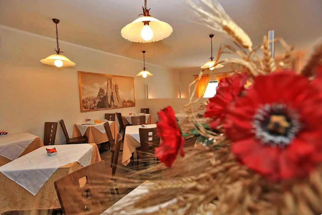 free daily full breakfast