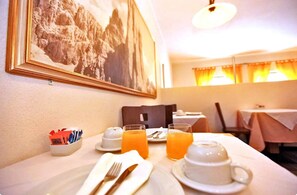 Free daily full breakfast
