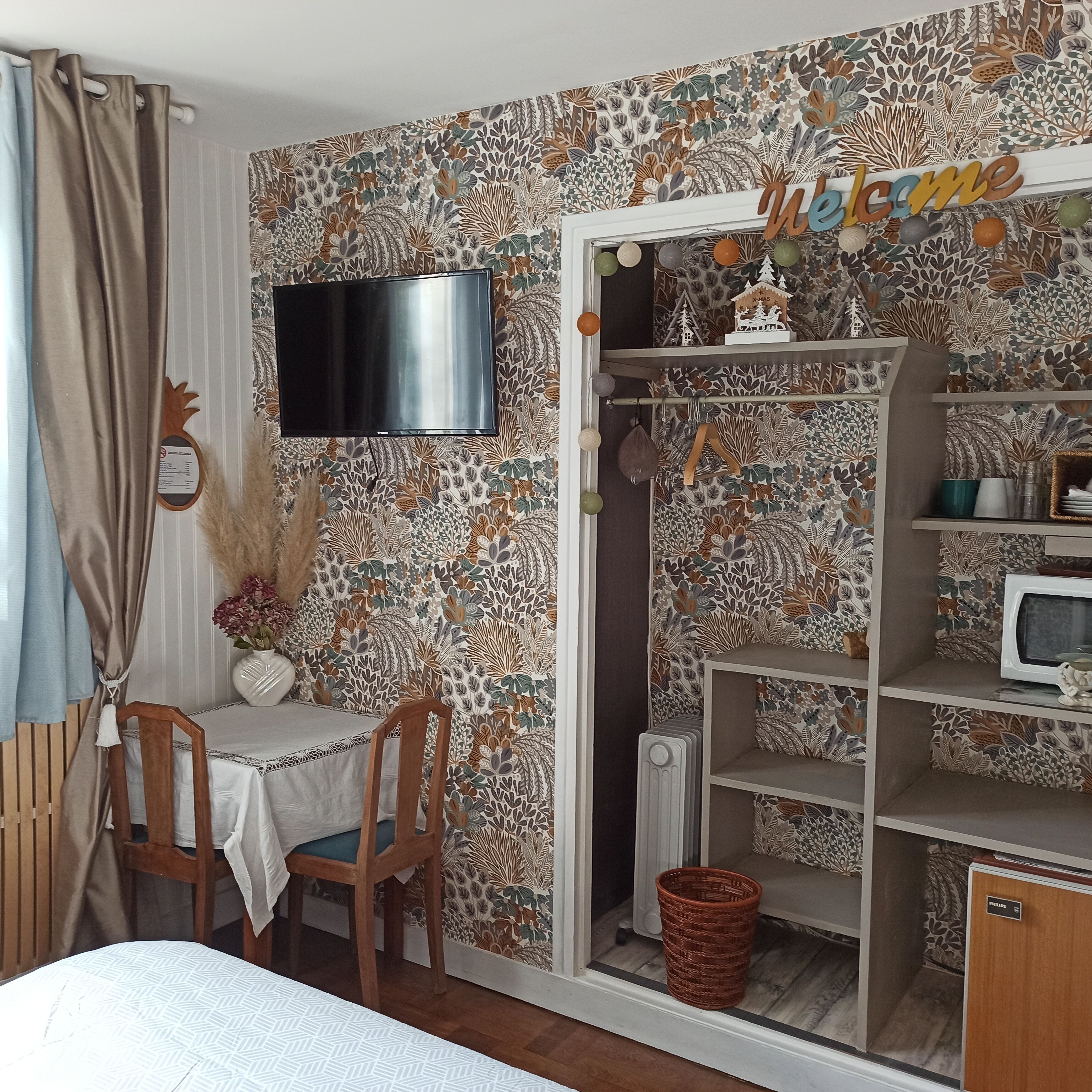 Classic Triple Room, Shared Bathroom | Individually decorated, individually furnished, free WiFi, bed sheets