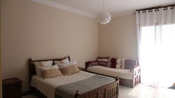 Villa | 4 bedrooms, desk, iron/ironing board, free WiFi