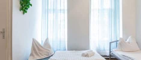 1 bedroom, free WiFi, bed sheets