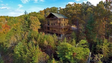 Cabin | Exterior