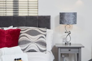 1 chambre, bureau, fer et planche à repasser, Wi-Fi gratuit