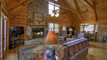 Flat-screen TV, fireplace, DVD player