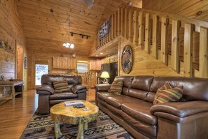 캐빈 | 거실 | 평면 TV, 벽난로, DVD 플레이어