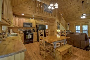 Cabin | Private kitchen | Stovetop, dishwasher, cookware/dishes/utensils