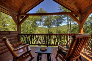 Cabin | Balcony - Orion's Heart (Blue Ridge)