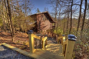 Cabin | Property grounds - Bear Retreat (Blue Ridge)