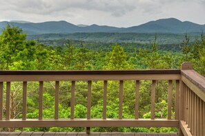 Cabin | Balcony - My Mountain RendezView (Morganton)