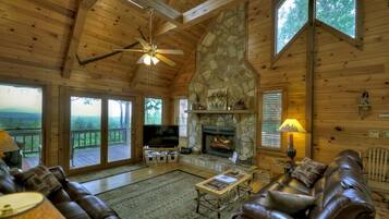Cabin | Living room | Flat-screen TV, fireplace, DVD player