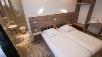 双床房 | 办公桌、免费 WiFi、床单