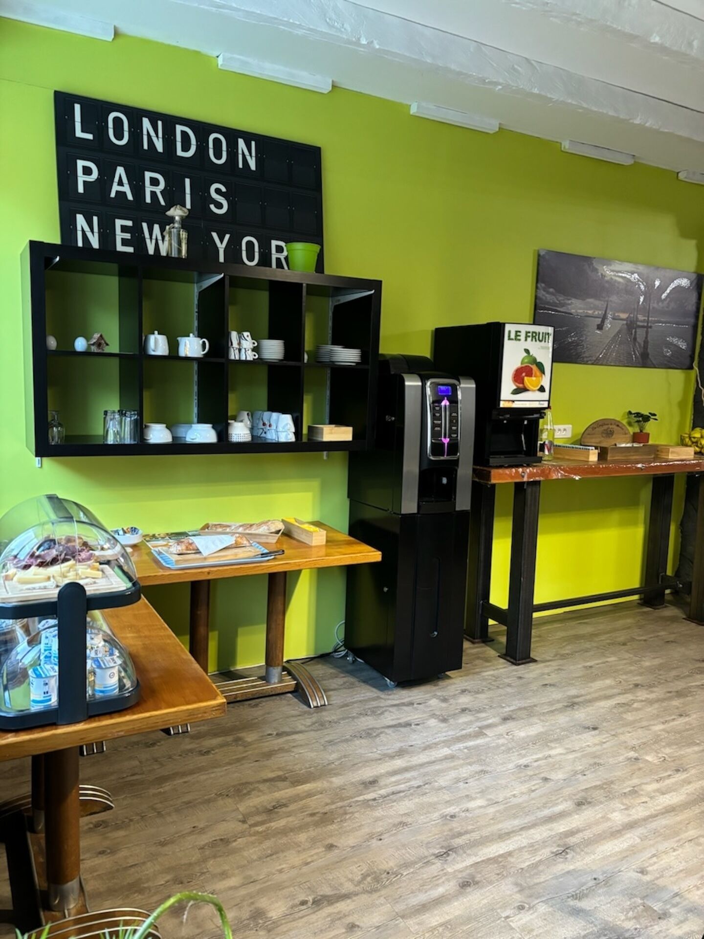 daily buffet breakfast for a fee