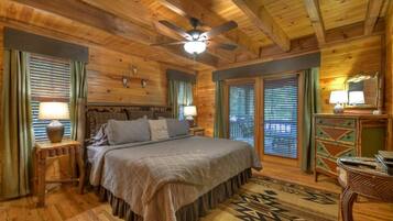 Cabin | 3 bedrooms, desk, free WiFi