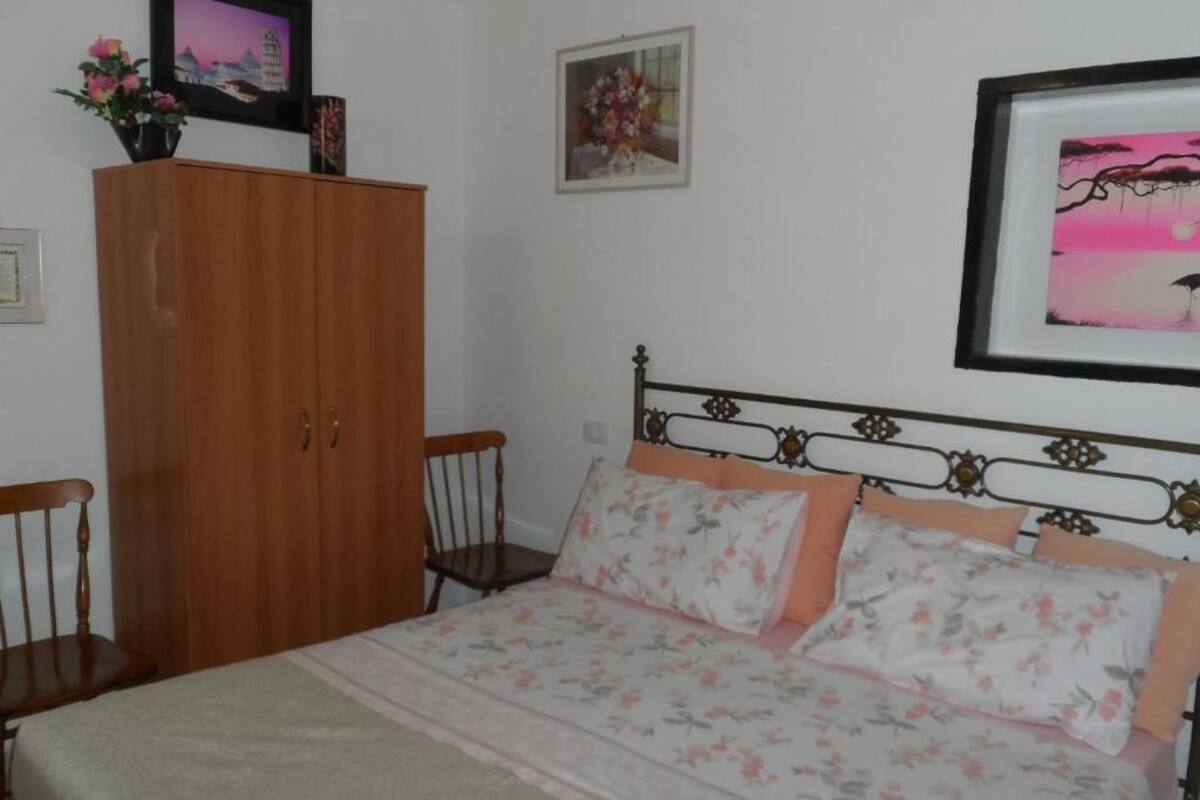 Deluxe Double Room | WiFi (free), individually decorated, individually furnished, bed sheets