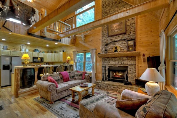 Cabin | Living room - Bear Dance (Morganton)