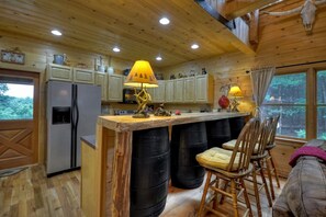 Cabin | Private kitchen - Bear Dance (Morganton)