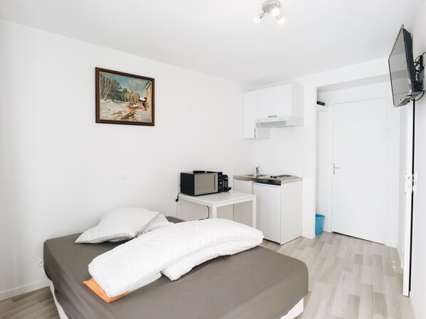 1 bedroom, iron/ironing board, WiFi, bed sheets