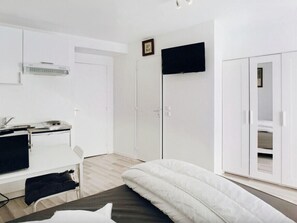 1 bedroom, iron/ironing board, WiFi, bed sheets