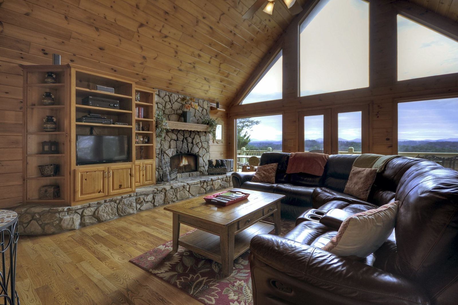 Flat-screen TV, fireplace, DVD player
