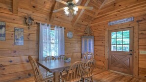 Cabin | Private kitchen - Bird Song (Morganton)