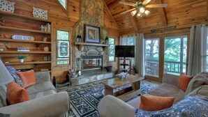 Cabin | Living room - Bird Song (Morganton)