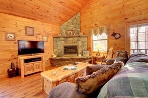 Cabin | Ruang tamu | TV skrin rata, pendiangan, pemain DVD 