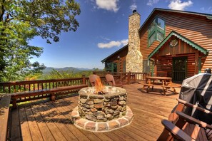 Cabin | Balcony - Great Escape (Morganton)