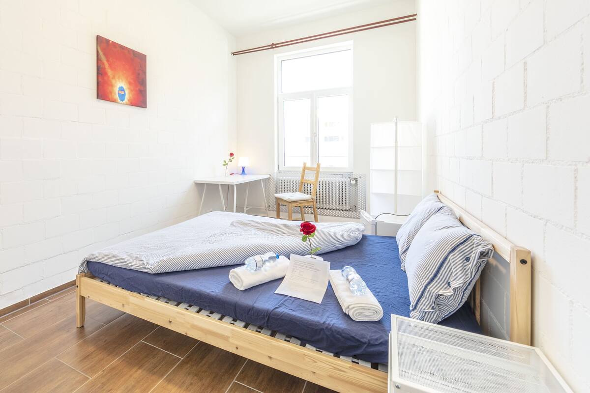 Desk, laptop workspace, soundproofing, bed sheets