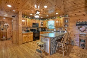 캐빈 | 전용 주방 | 냉장고, 전자레인지, 쿡탑, 식기 세척기