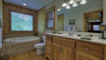 Cabin | Bathroom