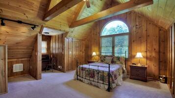 Cabin | 3 bedrooms, desk, free WiFi