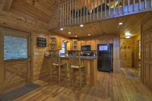 Cabin | Private kitchen | Fridge, microwave, stovetop, dishwasher - Rock Eagle Hideaway (Morganton)