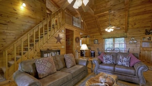 Cabin | Living room - Sunrise (Morganton)