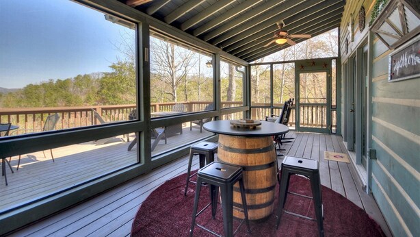Cabin | Balcony - Simple Pleasures (Morganton)