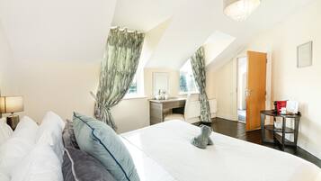 Literie hypoallergénique, bureau, rideaux occultants