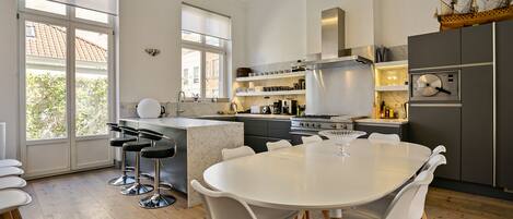 Cafetera de espresso, cafetera y tetera y tetera eléctrica