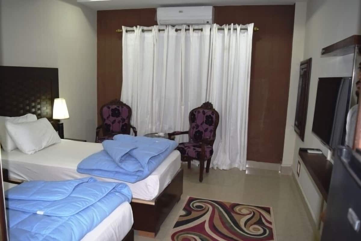 Deluxe Double or Twin Room | Down comforters, memory foam beds, WiFi (free)