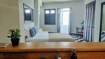 Cozy Apartment with Sea View | Individually decorated, individually furnished, laptop workspace