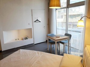 Deluxe Studio
