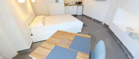 Deluxe Studio | Cribs/infant beds, bed sheets
