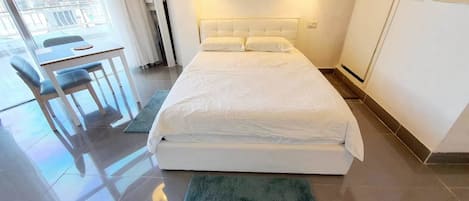 Deluxe Studio | Cribs/infant beds, bed sheets