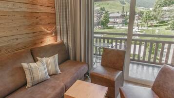 Apartemen Superior, 2 kamar tidur, 2 kamar mandi | Area keluarga | TV layar datar