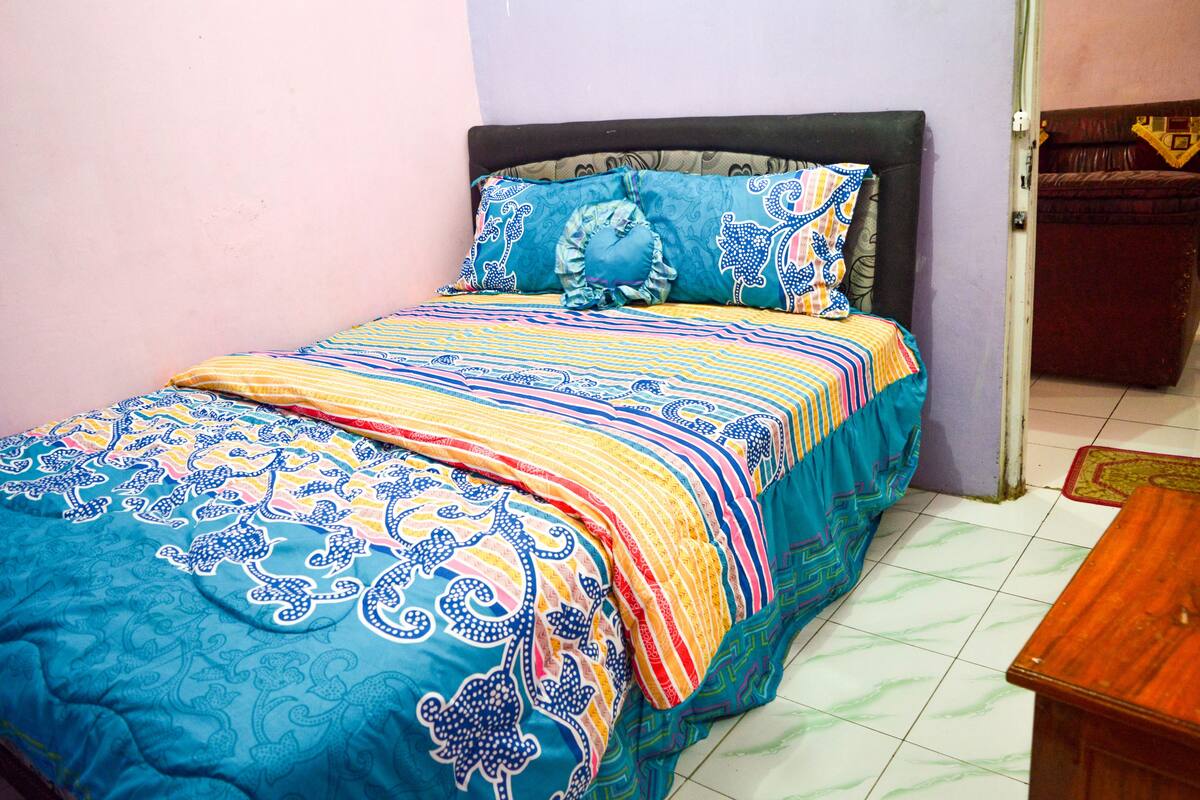 Premium bedding, soundproofing, free WiFi
