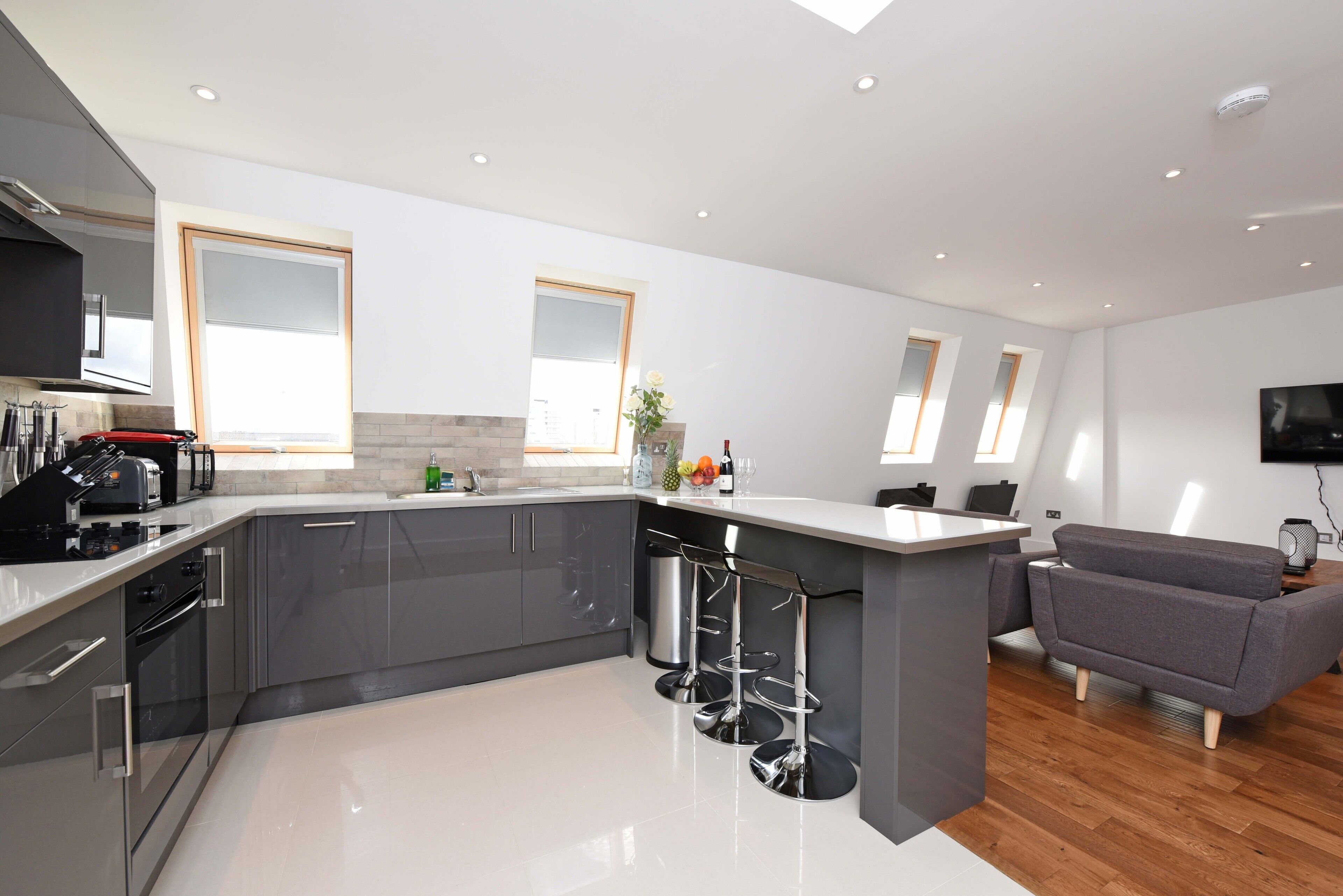 Modern 2 Bedroom Apartment | Private kitchen