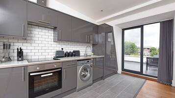Design Apartment, 2 Bedrooms (balcony) | Private kitchen