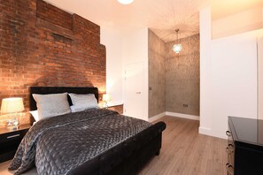Deluxe Apartment | Individually decorated, individually furnished, blackout curtains - Spacious & Modern 2 Bed Apartment at Knightsbridge London (London)