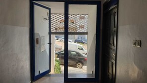 Property entrance - Établissement El Yandouzi (Ben Taieb)