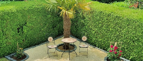 Deluxe Apartment, 2 Bedrooms, Balcony | Garden view