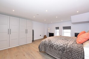 Duplex Three-bedroom Garden Apartment